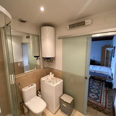 Lovely 2-bed In Barcelonas Location * Barselona