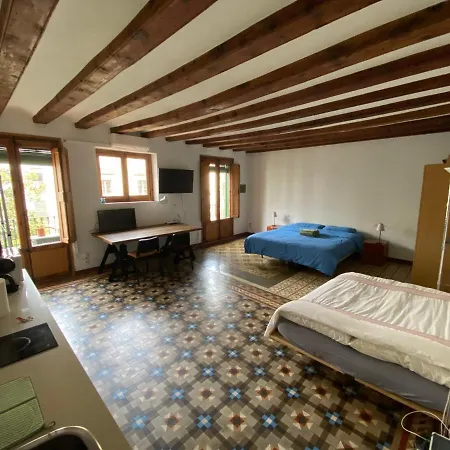 Lovely 2-bed In Barcelonas Location Daire *