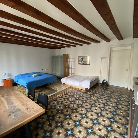 Lovely 2-bed In Barcelonas Location Daire *