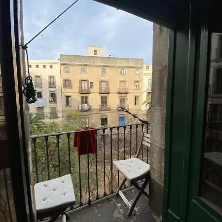 Lovely 2-bed In Barcelonas Location Daire Barselona