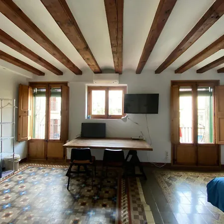 Lovely 2-bed In Barcelonas Location Daire