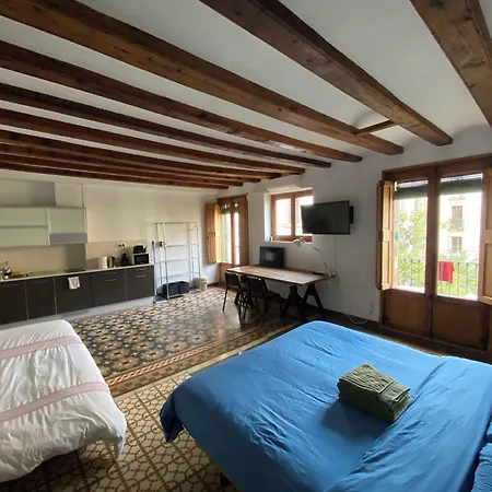 Lovely 2-bed In Barcelonas Location Daire Barselona
