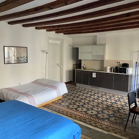 Lovely 2-bed In Barcelonas Location Daire *