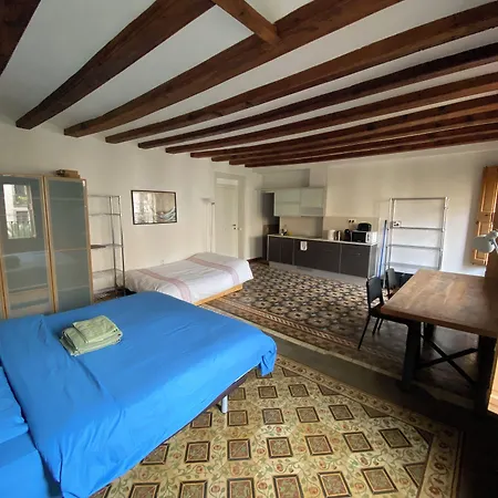 Lovely 2-bed In Barcelonas Location Daire Barselona