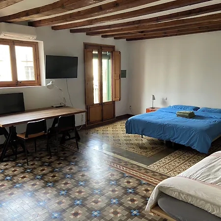 Lovely 2-bed In Barcelonas Location Daire Barselona