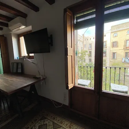 Lovely 2-bed In Barcelonas Location Daire Barselona