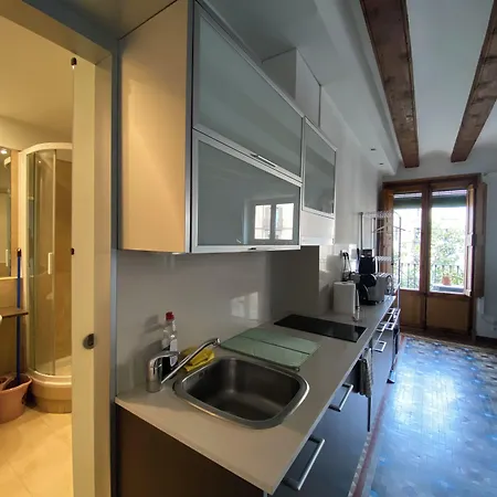 Lovely 2-bed In Barcelonas Location Barselona