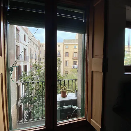 Lovely 2-bed In Barcelonas Location Daire Barselona